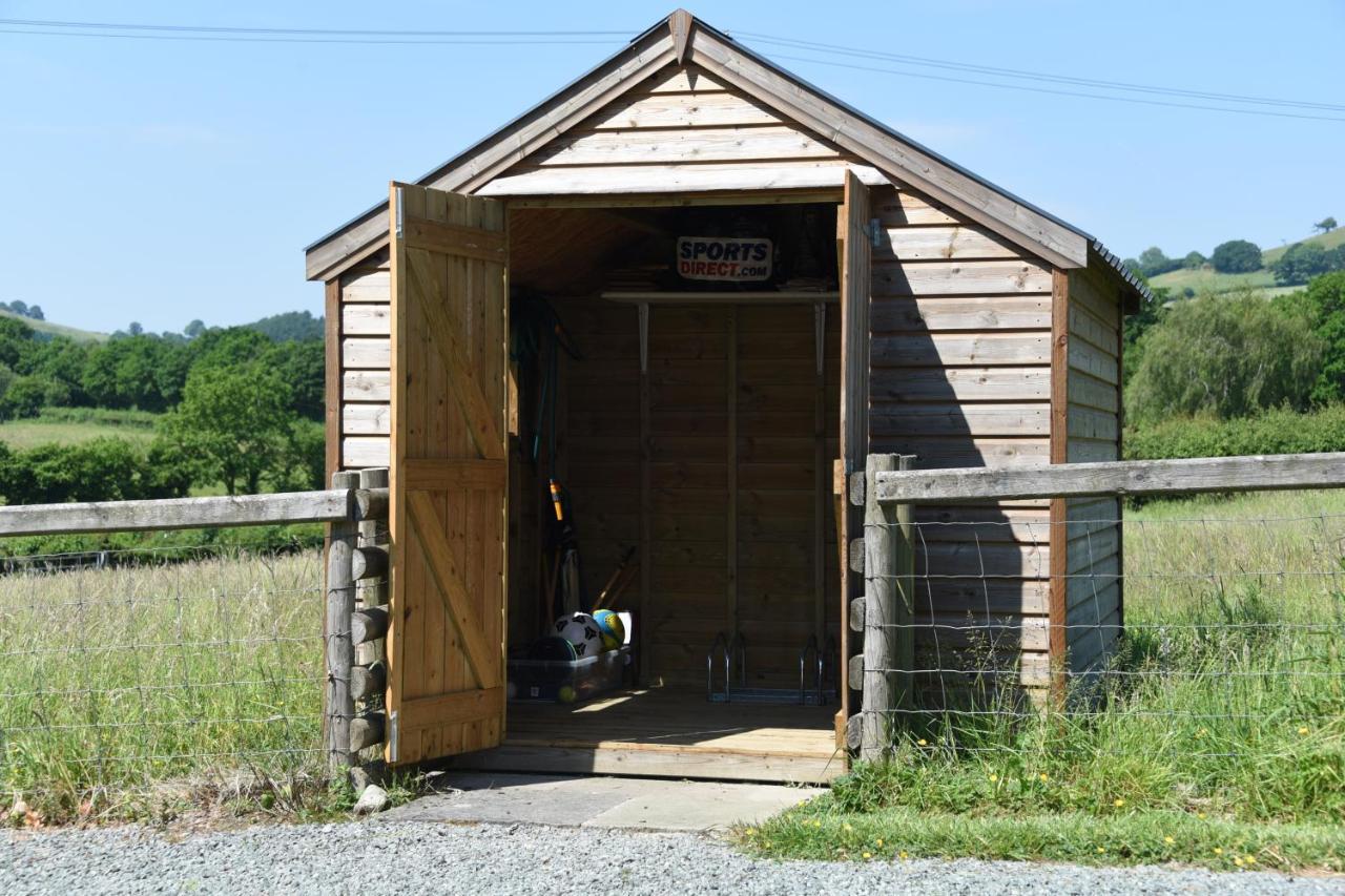 Holiday home Maen Llwyd Llanyre