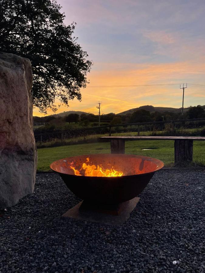 Maen Llwyd * Llanyre